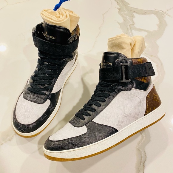 Louis Vuitton Rivoli Monogram Sneaker 